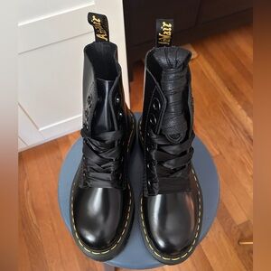 NWOT! Dr Martens Molly Platform Boots—Black